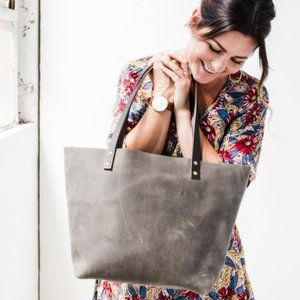 *RETIRED COLOR*  *NIB* *NWOT* Portland Leather Goods Classic Tote Grey - Medium